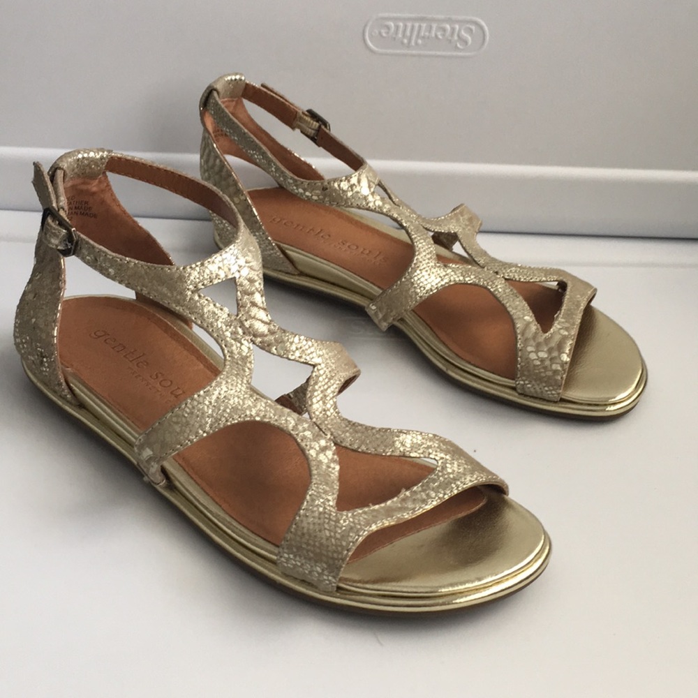Kenneth Cole Gentle souls leather strap sandals